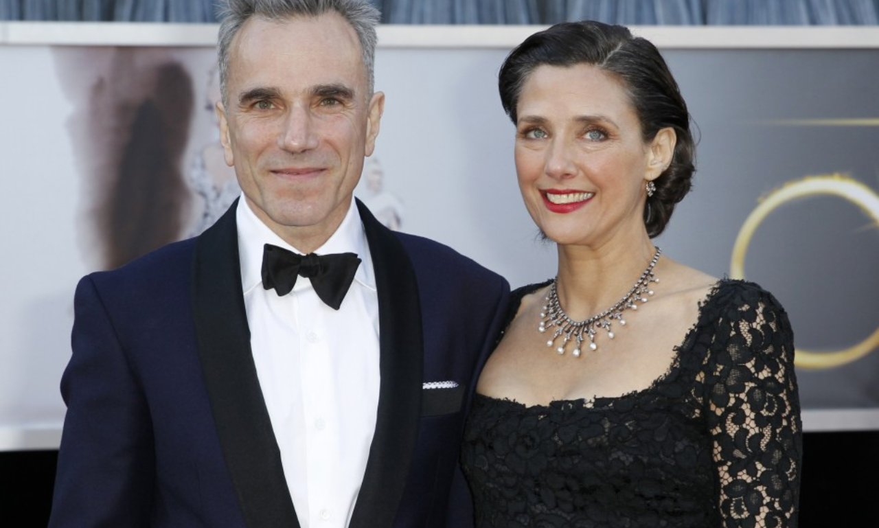 daniel day lewis wife